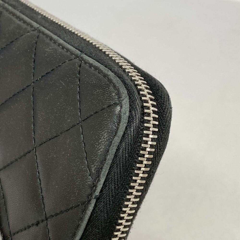 CHANEL Black Lambskin Leather Wallet - Picture 6 of 9